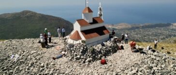 Sraman zahtev lidera DSuCG: Od Podgorice i opštine Bar traže da uklone svetinju sa Rumije