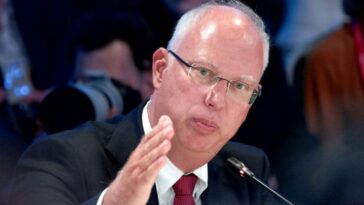 Dmitrijev: Fauči i Nulandova treba da sede u zatvoru