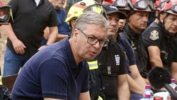 “SRAM BILO TE LAŽOVE, UKLJUČUJUĆI I OVE TVOJE, IVICE!” Vučić u Deliblatskoj peščari odgovorio na laži o gradnji u oštećenim područjima
