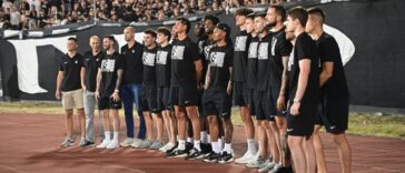 Košarkaši Partizana došli na JNA da podrže fudbalere, Vildoza prvi put pred Grobarima (FOTO)