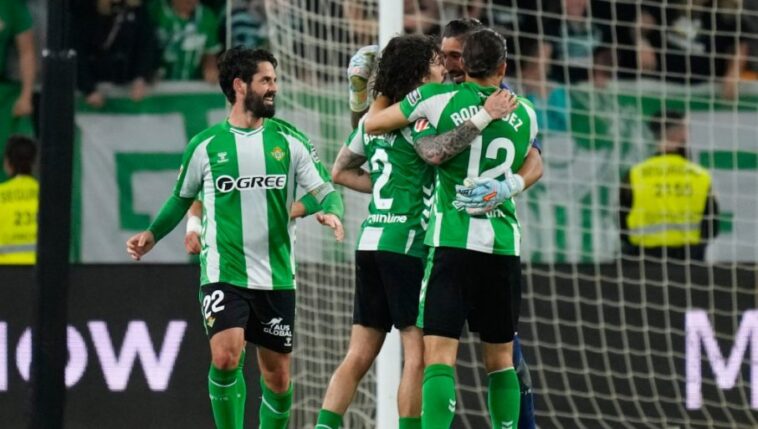 EUFORIJA NA TRIBINAMA! Betis oborio rekord po broju prodatih sezonskih ulaznica EUFORIJA NA TRIBINAMA! Betis oborio rekord po broju prodatih sezonskih ulaznica