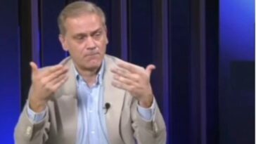 STEFANOVIĆ PONOVO NAPAO DRŽAVU: Srbiju uporedio sa “zadimljenom, čađavom kuhinjom koja gori”