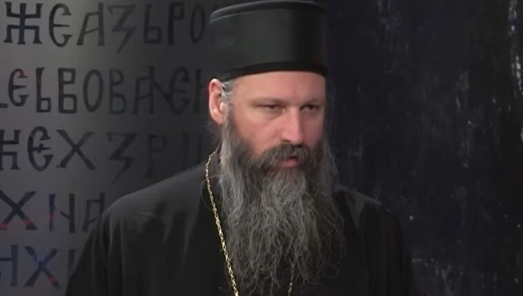 Vladika Ilarion i monasi Visokih Dečana posetili porodicu Rašković Vladika Ilarion i monasi Visokih Dečana posetili porodicu Rašković