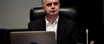 ZOVE ALBANCE NA BUNU: Bura u Ulcinju zbog odluke o izboru direktora Srednje škole “Bratstvo-jedinstvo”
