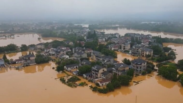 Najmanje 10 osoba poginulo u nevremenu u Kini