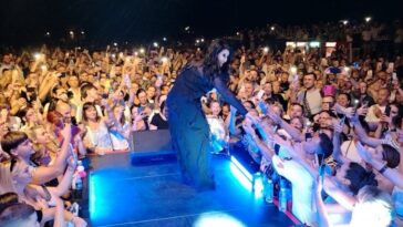 JUŽNA SRBIJA DISALA KAO JEDNO: Dragana Mirković okupila publiku na Niškoj tvrđavi (FOTO)