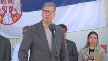 VUČIĆ U POSETI RASINSKOM OKRUGU: Obilazi preduzeće za organsku proizvodnju voća „Čolići plus d.o.o.