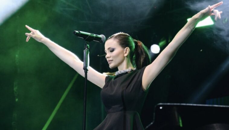 Milica Pavlović spektakularnim koncertom otvorila 36. “Roštiljijadu”