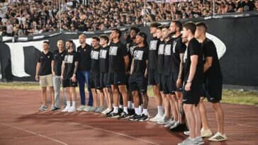 Košarkaški Partizana došli na JNA da podrže fudbalere, Vildoza prvi put pred Grobarima (FOTO)