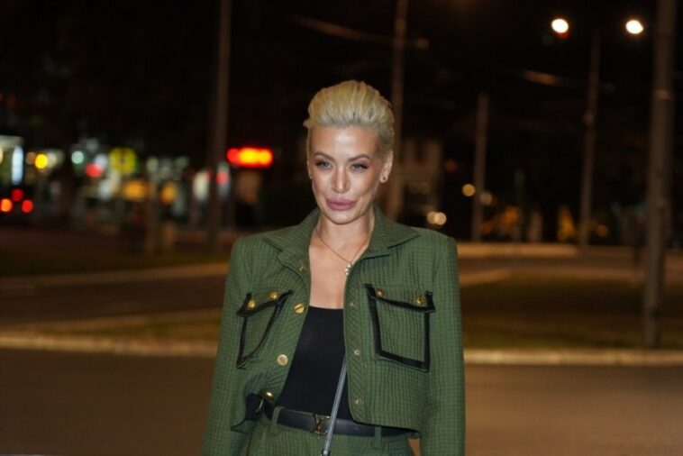 PROMENIO LIČNI OPIS PRED “ELITU 10”! Objava Filipa Cara podigla buru u javnosti, VODITELJKA MORALA DA REAGUJE! (FOTO) PROMENIO LIČNI OPIS PRED “ELITU 10”! Objava Filipa Cara podigla buru u javnosti, VODITELJKA MORALA DA REAGUJE! (FOTO)